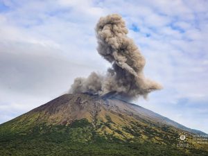 Crece la preocupación por la erupción del volcán Chaparrastique en El Salvador