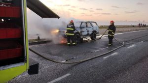 Incendio de una camioneta por costa norte en Mar del Plata