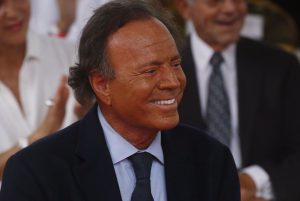 Un día como hoy: Julio Iglesias cumple 80 años