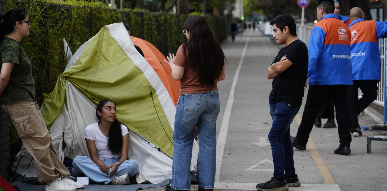 Carpas en la fila de River