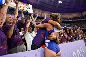 UN POCO DE AMOR FRANCÉS: Una atleta francesa le propuso matrimonio a su pareja en París 2024