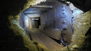 VIRAL: Descubrieron un túnel de más de 3 metros de profundidad hecho para robar un banco