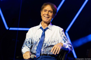 Cliff Richard cumple 84 años: una leyenda viva del rock británico