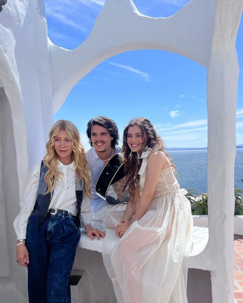 Cris Morena con los protagonistas de "Margarita", Mora Bianchi y Ramiro “Toti” Spangenberg