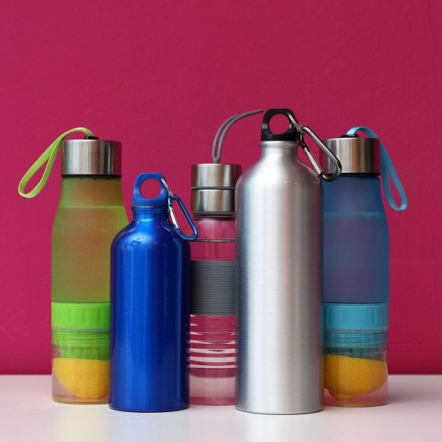 Los materiales de las botellas reutilizables, a examen: ¿cuál es mejor para  nuestra salud?