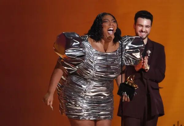 grammys_lizzo.jpg